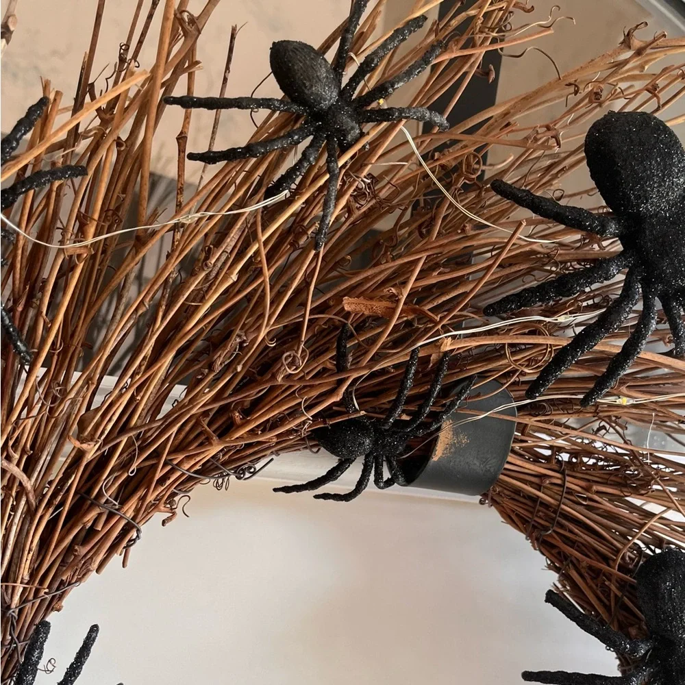 Halloween Twiggy Rattan Branchy Spider Wreath LED Light-up Lit 25” Decor 🕸️